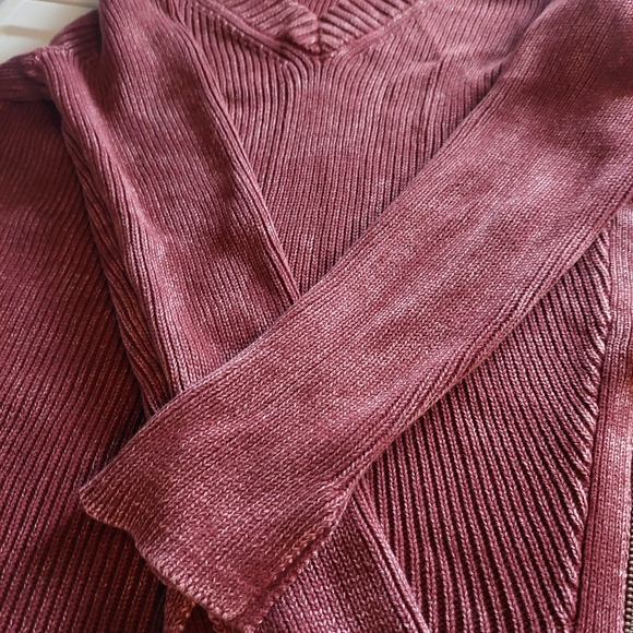 Sweater - Picture 10 of 11